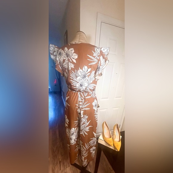 A+K Floral Flutter Sleeve Jumpsuit w Pockets - Picture 4 of 10